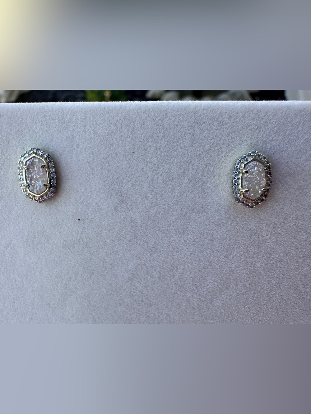 Kendra Scott Iridescent White Druzy Halo Oval Earring
